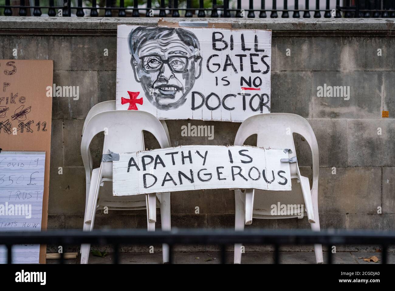 ‘Unite for Freedom’ Massendemonstration der COVID-Verschwörungstheoretiker auf dem Trafalgar Square, London, Großbritannien. Stockfoto