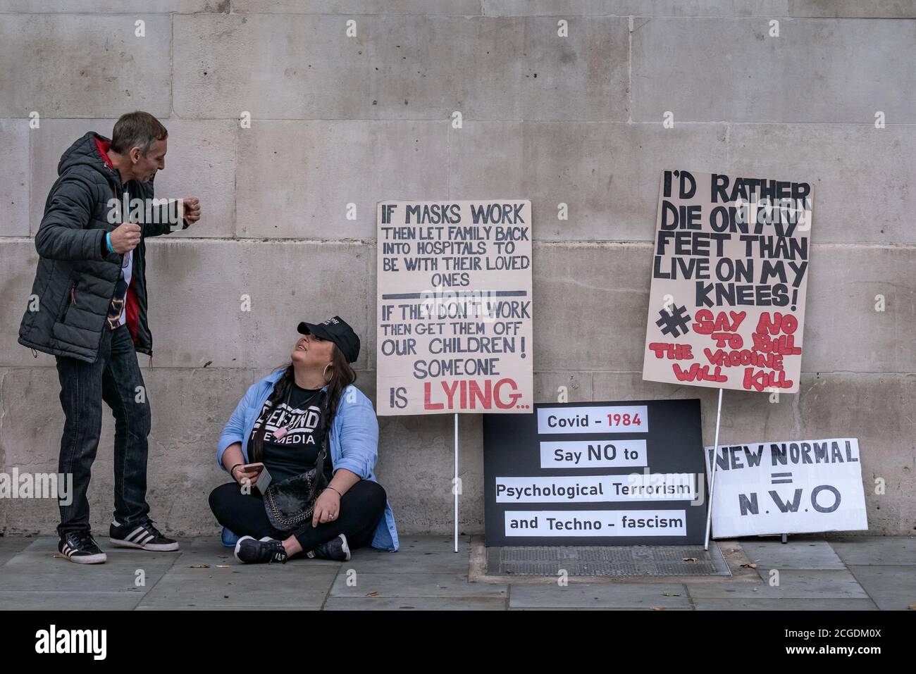 ‘Unite for Freedom’ Massendemonstration der COVID-Verschwörungstheoretiker auf dem Trafalgar Square, London, Großbritannien. Stockfoto