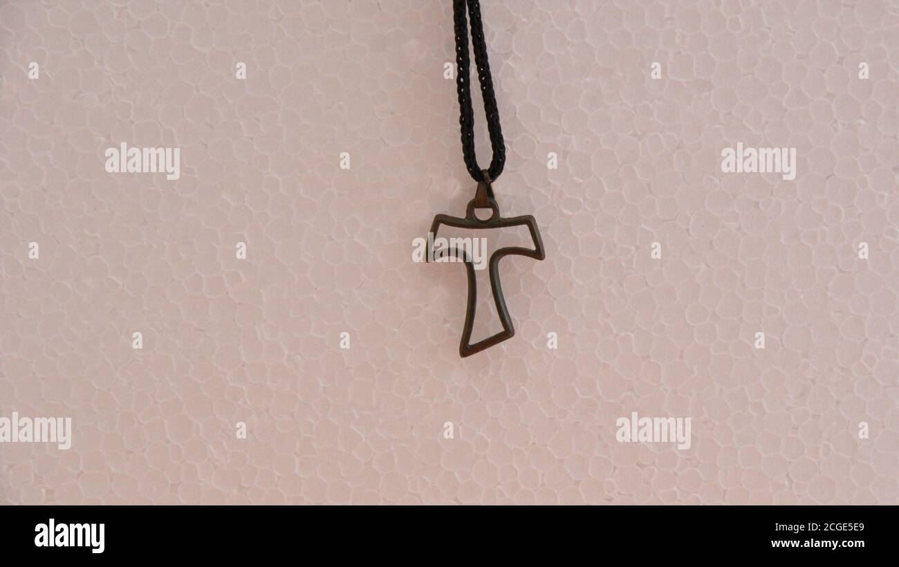 Kreuz oder Kruzifix tau griechischer Buchstabe Form des christlichen Kreuzes Auch St. Antonius Kreuz genannt Stockfoto