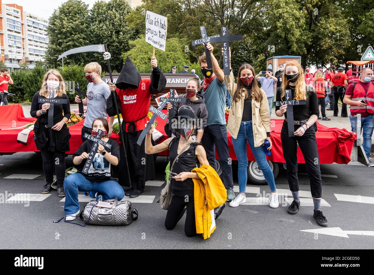 Berlin, Deutschland. September 2020. Red Alert Protest von Menschen, die von der Schließung von kulturellen Organisationen und Veranstaltungen aufgrund der Coronavirus-Krise betroffen. Stockfoto