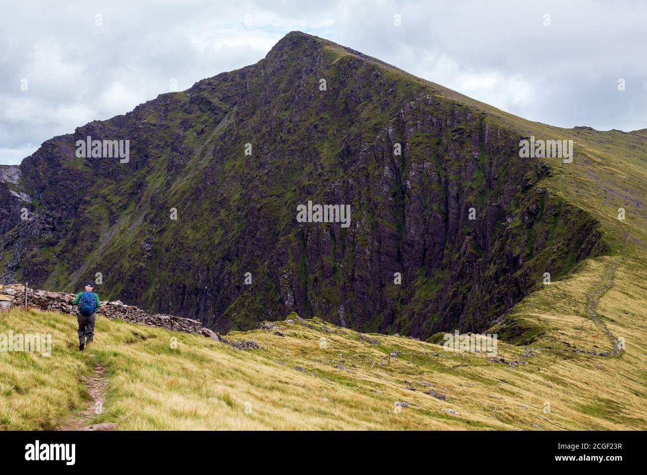 Wandern auf dem Brandon Peak auf der Dingle Peninsula in der Grafschaft Kerry, Irland Stockfoto