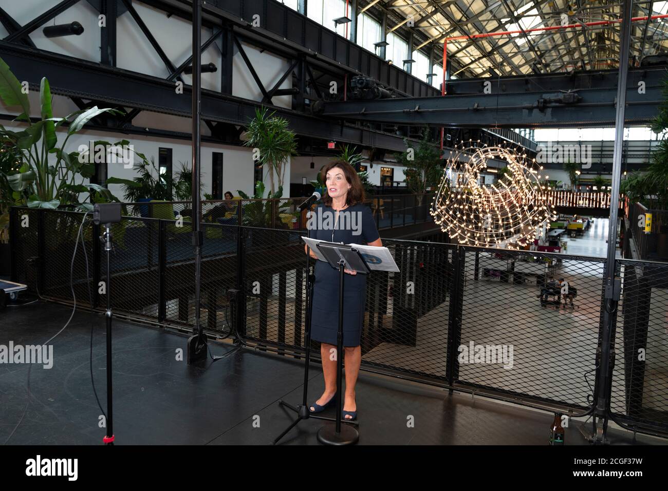 New York, NY - 10. September 2020: Vizegouverneur Kathy Hochul kündigt CARES Act-Finanzierung an Hersteller, die sich von der COVID-19-Pandemie bei Newlab erholen Stockfoto