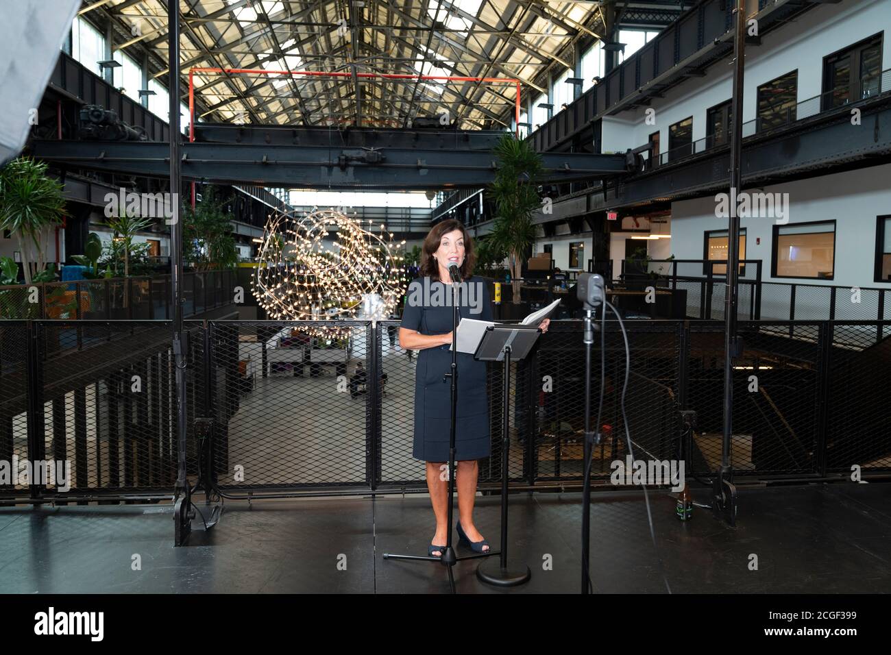 New York, NY - 10. September 2020: Vizegouverneur Kathy Hochul kündigt CARES Act-Finanzierung an Hersteller, die sich von der COVID-19-Pandemie bei Newlab erholen Stockfoto