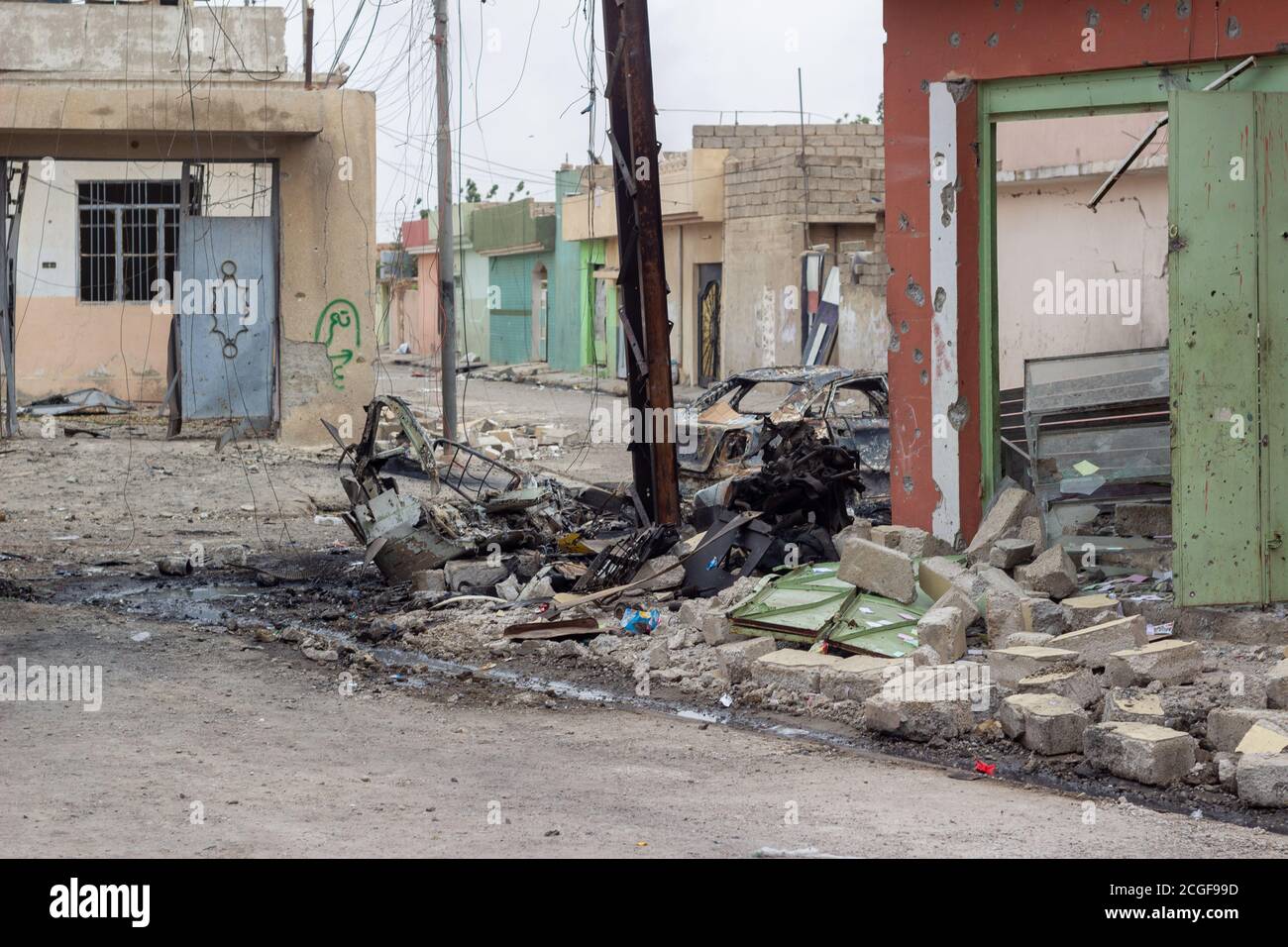 Die Szene eines zerstörten Humvee in Al Bakir Bezirk in Ost-Mosul, Irak. Stockfoto