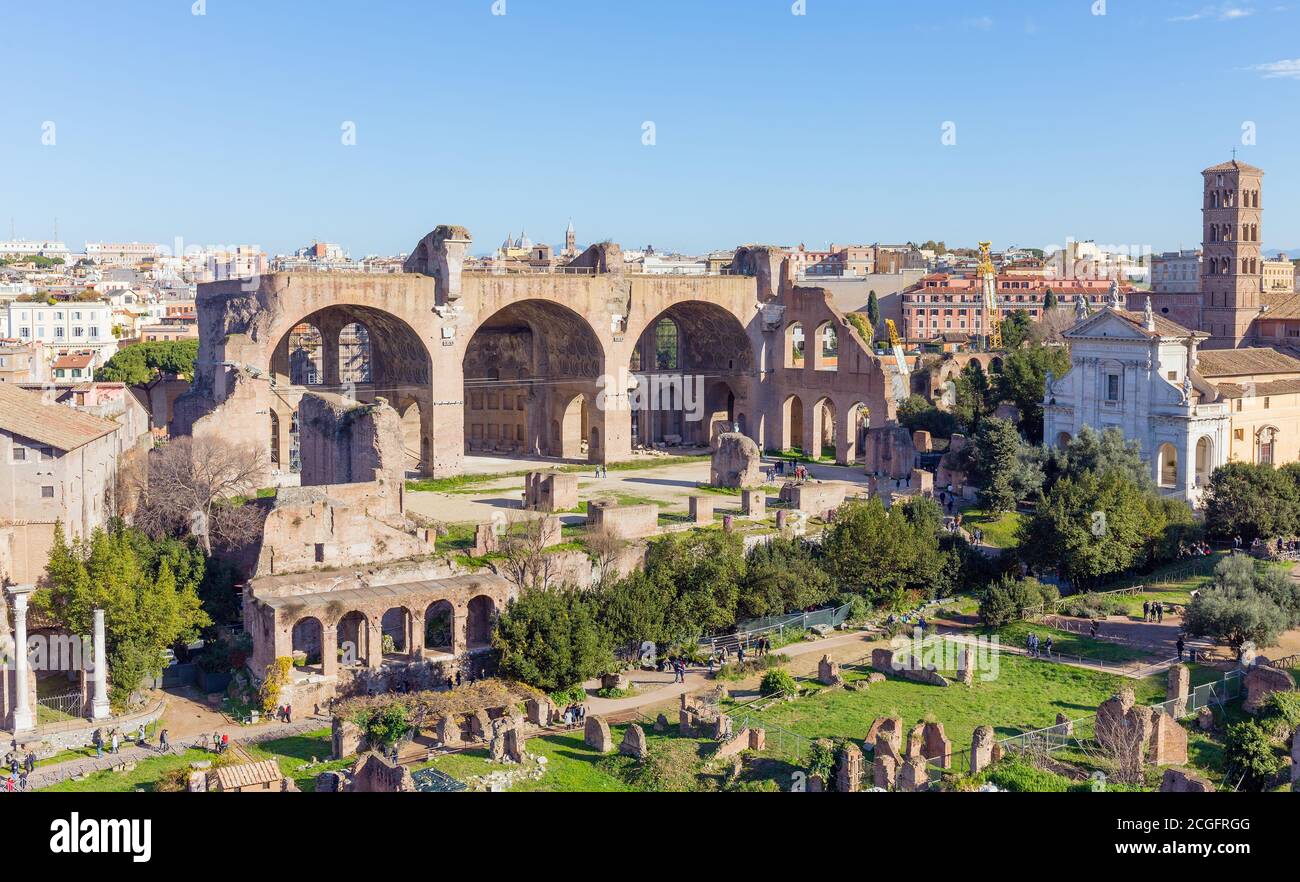 Die Basilika von Maxentius und Konstantin im Forum Romanum, Rom, Italien. Stockfoto