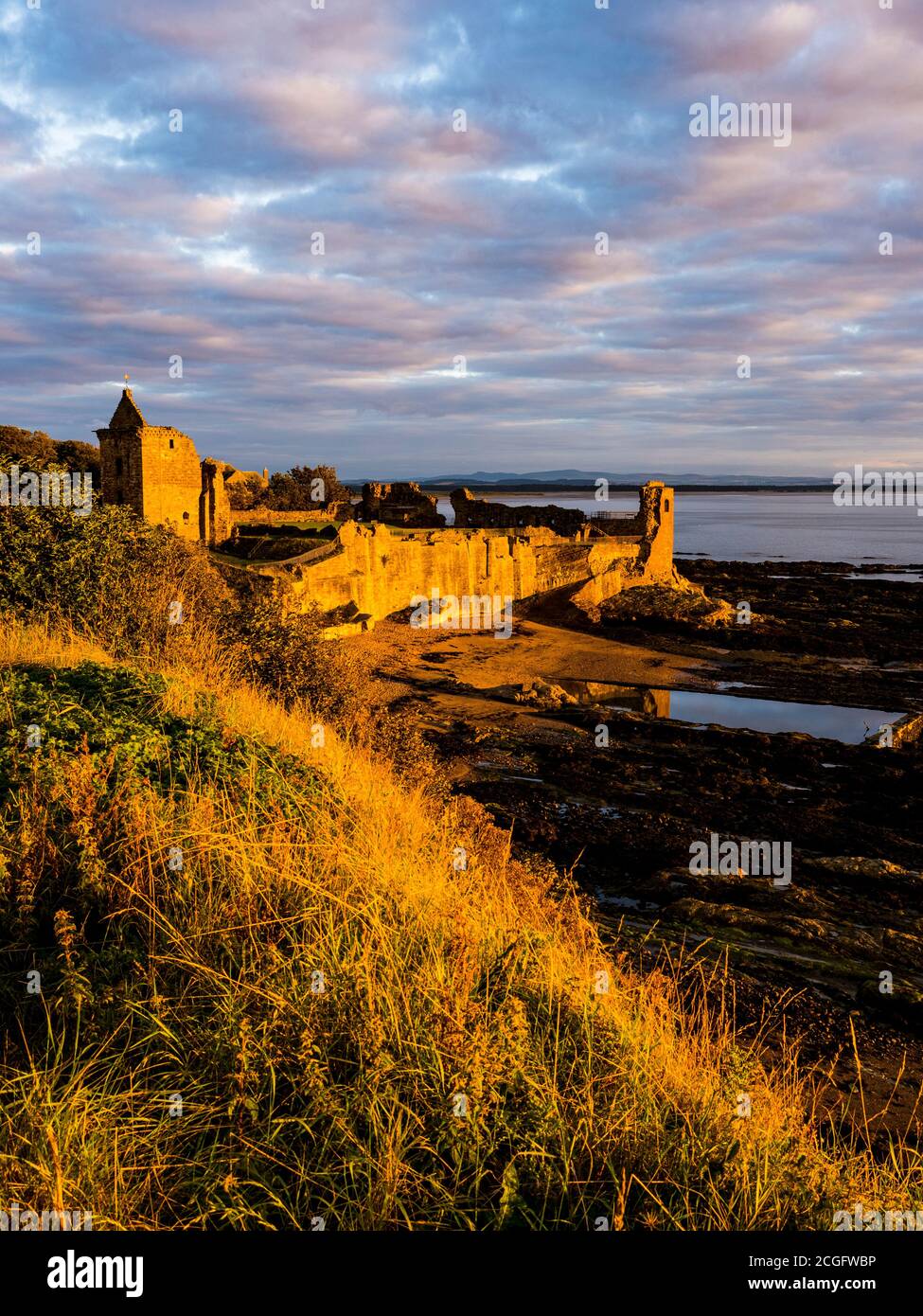 Sunset, St Andrews Castle, Castle Ruins, St Andrews, Fife, Schottland, Großbritannien, GB. Stockfoto