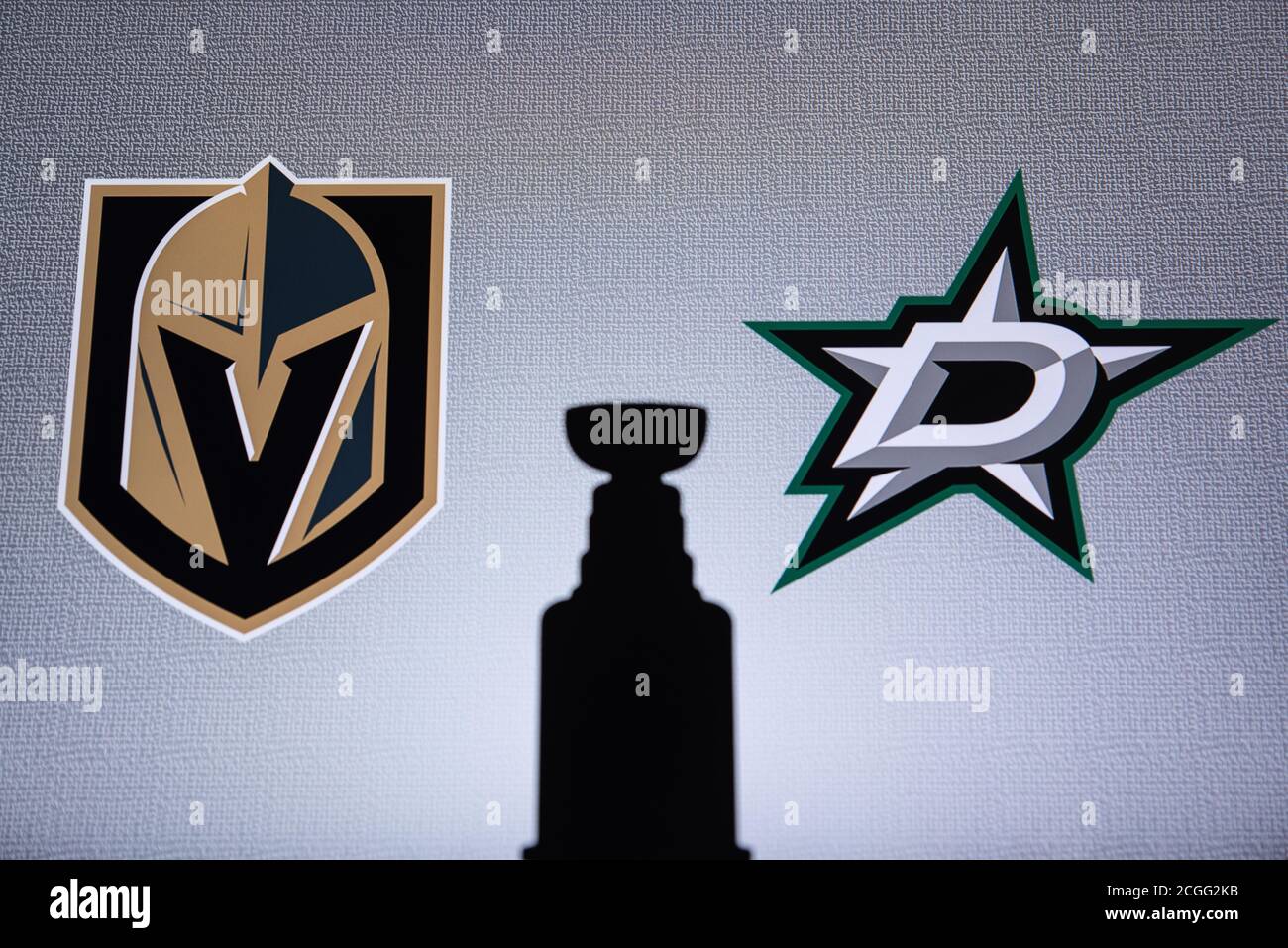 TORONTO, KANADA, SEPTEMBER. 11. 2020: NHL Stanley Cup Conference Finale, Vegas Golden Knights vs Dallas Stars. Silhouette Foto, Trophäe. Logo in hinterer Stockfoto
