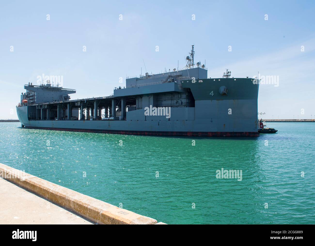 200909-N-ZV163-0134 MARINESTÜTZPUNKT ROTA, SPANIEN (SEPT 09, 2020) USS Hershel "Woody" Williams (ESB4) zieht in Naval Station Rota, Spanien während einer Routine-Logistik-Stop, September 09, 2020. Ist auf seiner ersten Einsatz in der US Naval Forces Europa-Afrika Verantwortungsbereich zur Unterstützung von maritimen Missionen und Sondereinsätze. (USA Navy Foto von Mass Communication Specialist 2nd Class Christina Brewer/veröffentlicht) Stockfoto