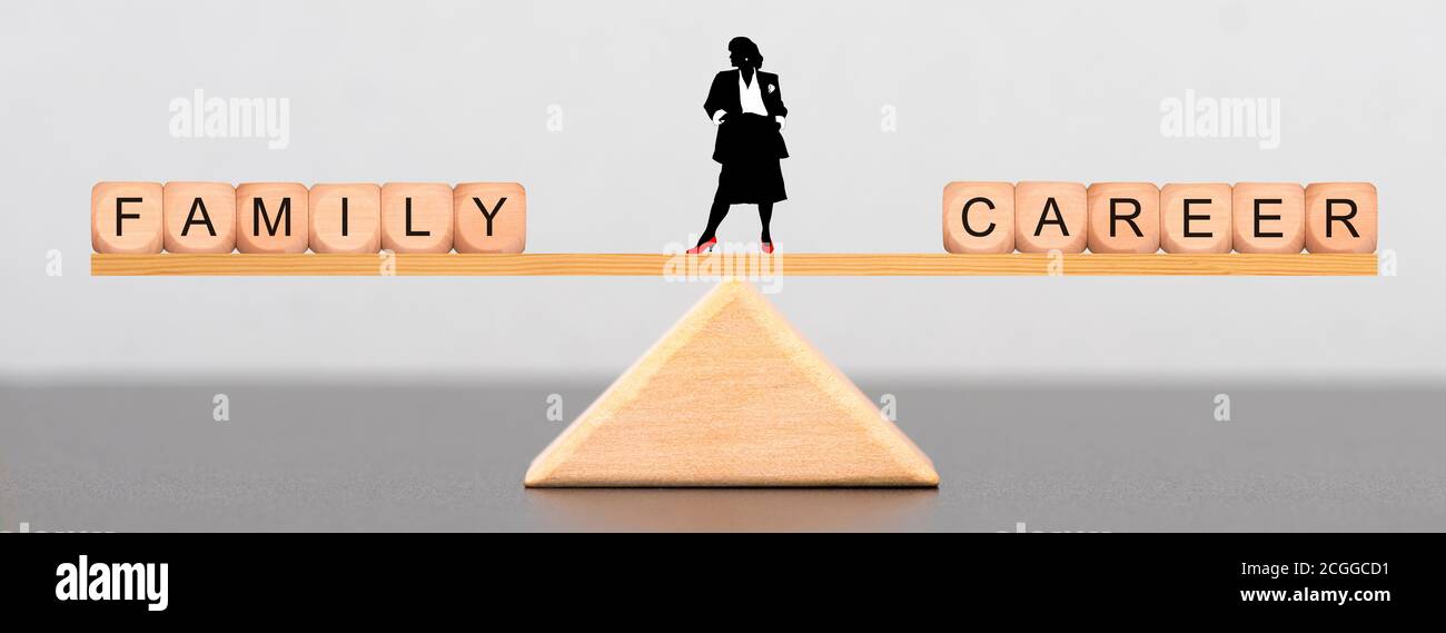 Geschäftsfrau muss zwischen Familie und Karriere wählen Stockfoto