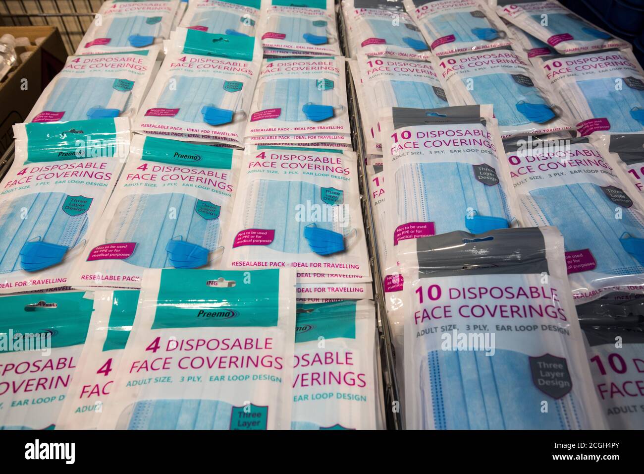 Einweg-Gesichtsbezüge zum Verkauf Stockfoto
