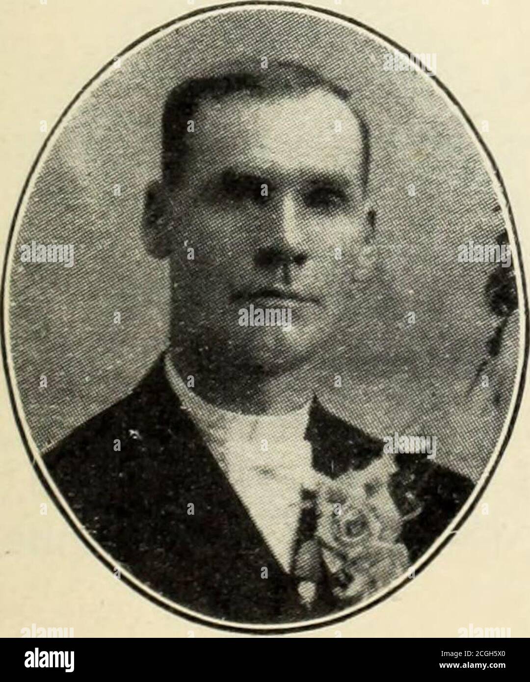 . Norsk lutherske prester i Amerika, 1843-1913 . tKiRKBAK, Ole Hendriksen. Onl. 1887. Konferenzsen, 1887-90, Forenede kirke, 90-96,Frikirken, 97-10. F. i Holtaalen, S. Dalene, Trondhjem, 24. februar 1852, af Hendrik Olsen K. Og Ingeborg K. (f.Johnson), udv. 76, Frekv. Augsburg Sem., 78 – 84(A.B.), 84 – 87 (C.T.), prest, Blue Blanket, S. D., 87 – 90, Mound City, S. D., 90 – 10 (7 mghdr. Og11 prækepladse), kredssekr. tl8 aug. 1910. Geschenk... Klevjord, Ole O. Ord. 1887. Norske synode, 1887. F. i Lyngdal, Flesberg, Kongsberg, 5. jan. 1861,af Ole Sjulsen Og Jøran (f. Knudsen), frekv.Skiens lærerskole, 80-81, udv. Stockfoto