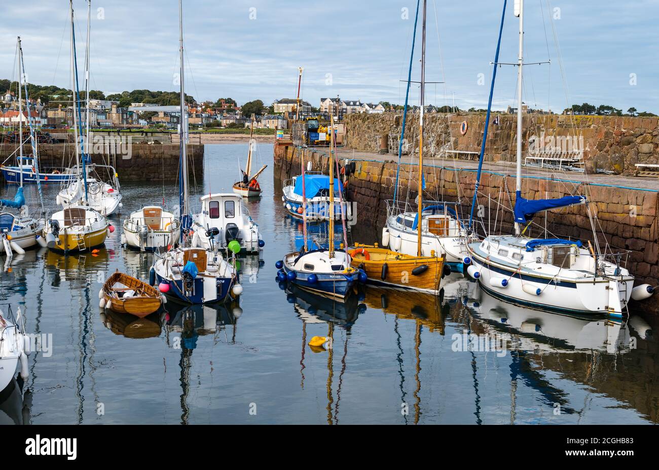 Segelboote und Yachten im Hafen, North Berwick, East Lothian, Schottland, UK Stockfoto