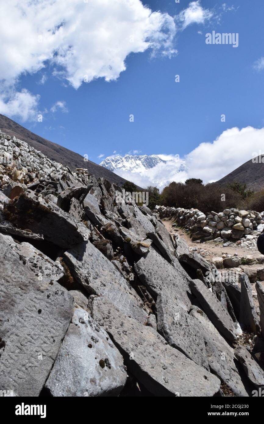 Ein faszinierender Blick auf die Salzterrassen in Maras, Peru berühmt. Diese Salzteiche in Südamerika wurden von AD200 bis AD900 von der Chanapata-Kultur erbaut Stockfoto