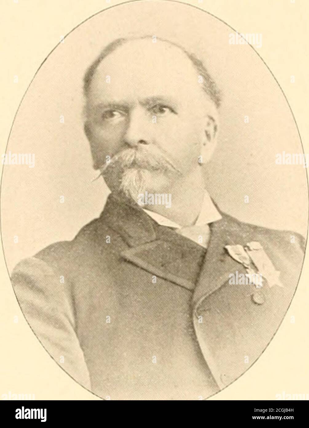 . Offiziere der Armee und Marine (Freiwillige), die im Bürgerkrieg gedient . ure und literaryability. Er widmet sich mit großer Gewissensbisse der Erfüllung seiner offiziellen Pflichten und für das wohl der Gefangenen, mit denen er täglich in Verbindung steht. Wenn sie entlassen werden, erhält er Pässe für sie zu verschiedenen Teilen des Landes, und setzt sofort Anstrengungen, um sie Situationen zu finden, was keine leichte Angelegenheit ist. Er ist ständig Hilfe einige Ex-Häftling, com-municating mit seinen Eltern, Frau, oder Kinder, undkaum ein Tag vergeht, aber einige dieser Aktien der Gastfreundschaft seiner h Stockfoto