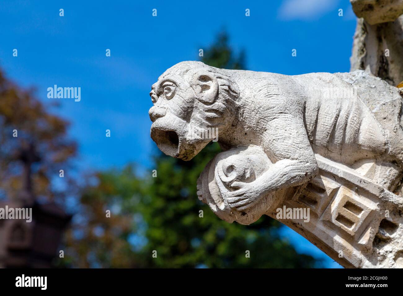 Verzierte Detail eines Affen auf einem Grab von Charles Spencer Ricketts, Seemandant unter Lord Nelson auf dem Kensal Green Cemetery, London, UK Stockfoto