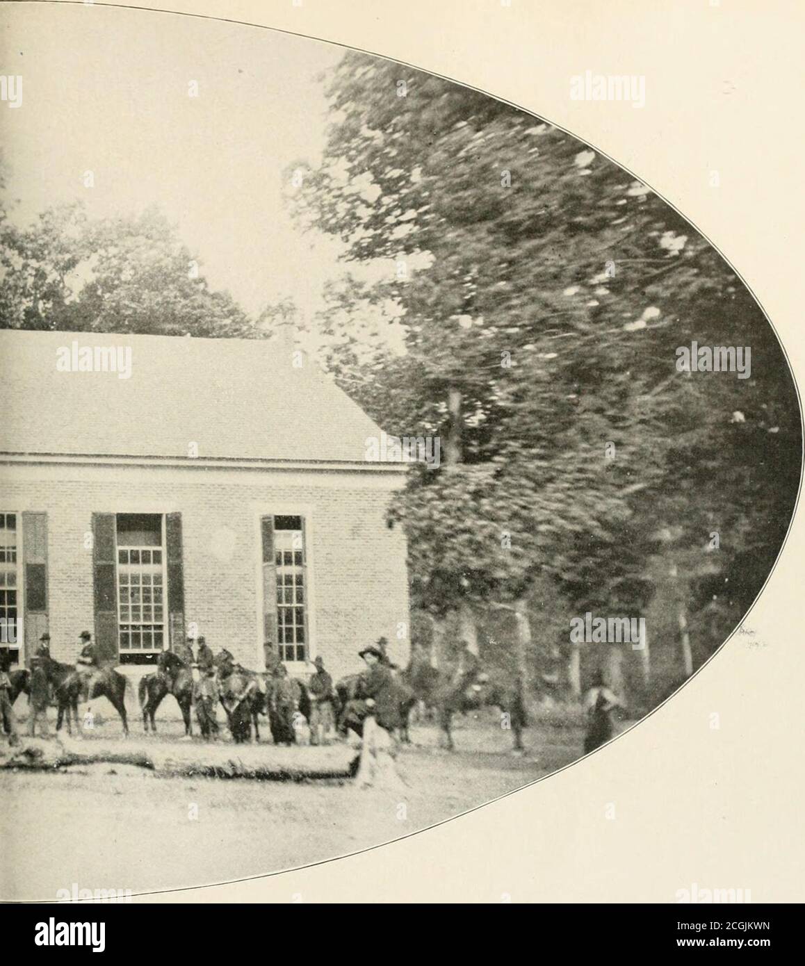 . Die fotografische Geschichte des Bürgerkriegs : Tausende von Szenen fotografiert 1861-65, mit Text von vielen Sonderbehörden . HORSKS, DIE DIE BEFEHLE DER CENERAL I (DIE F Crack Horses it<- ;i first r</iiisitc für Cr.mW stnlV. Eskorte. .MKI cdiiriers. Dieser pholo^rapli zeigt severalat Bethseda (liiinli, die kleine Virginia iiiicetiii--lioiisc wo lli<- Stall ha,i halt.d U- tjay hefore (OKI Har-l,,,,r. Die Treppe coiisi.lc-,1 ,,r f,,mite<-n ollicers nur, aii.l war nicht größer als das ..i einige Division Münze-nianders. l{rif,arlicr-(;eiicral John A. {{awliiis war das Chi Stockfoto