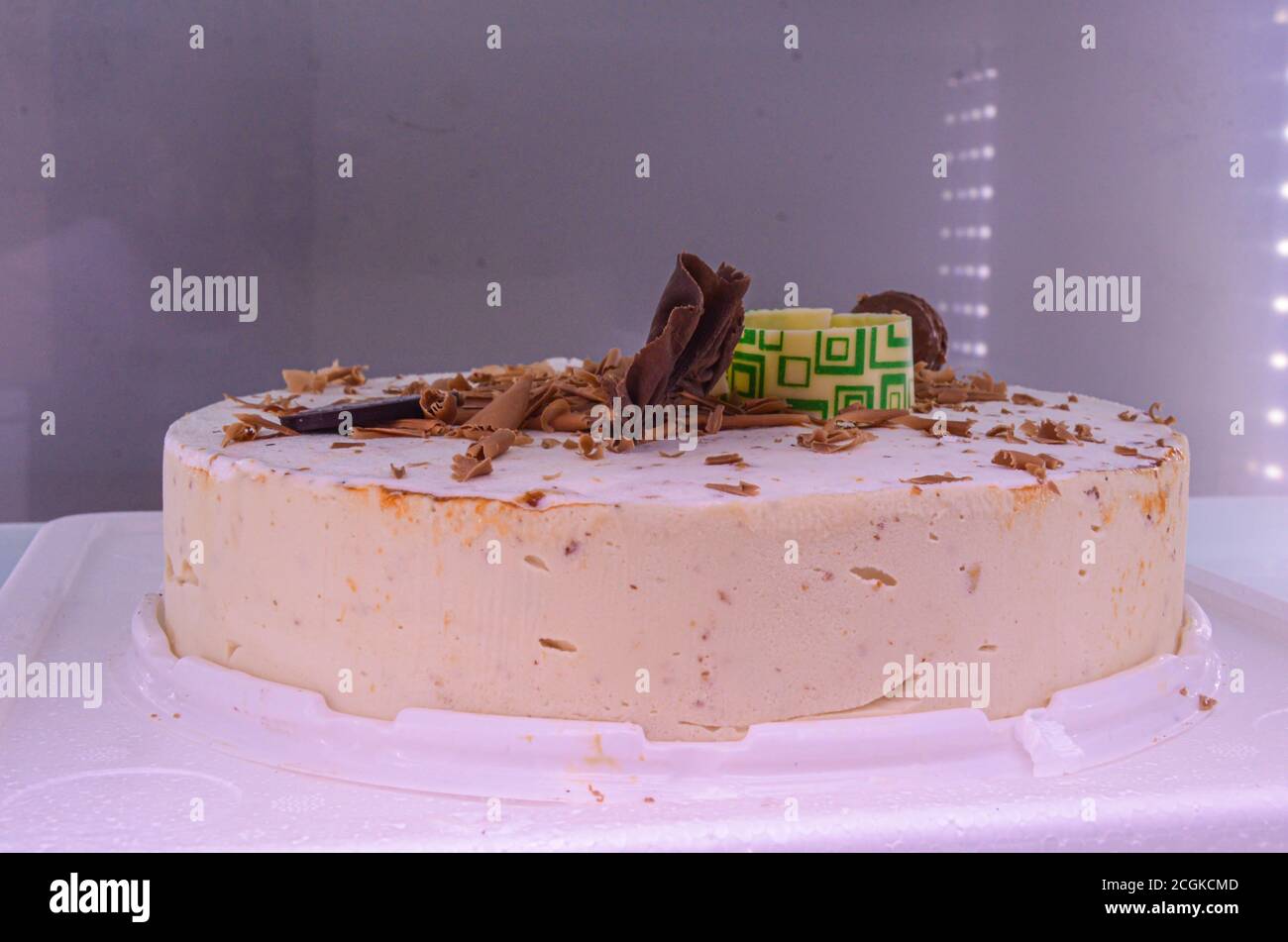 Eiskuchen mit Schokolade und Vanille. Stockfoto