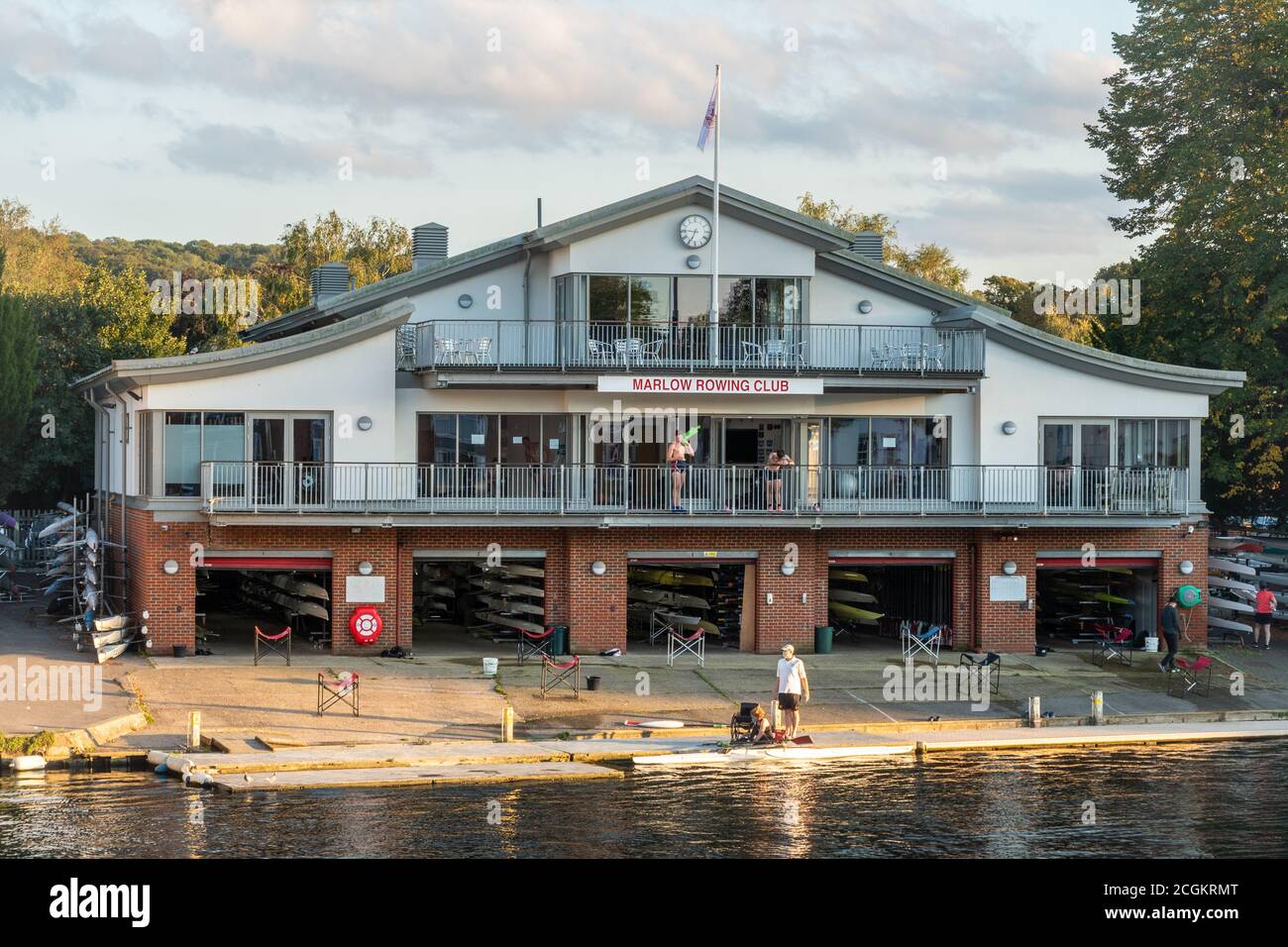 Das Rowing Club Gebäude an der Themse in Marlow, Buckinghamshire, Großbritannien Stockfoto