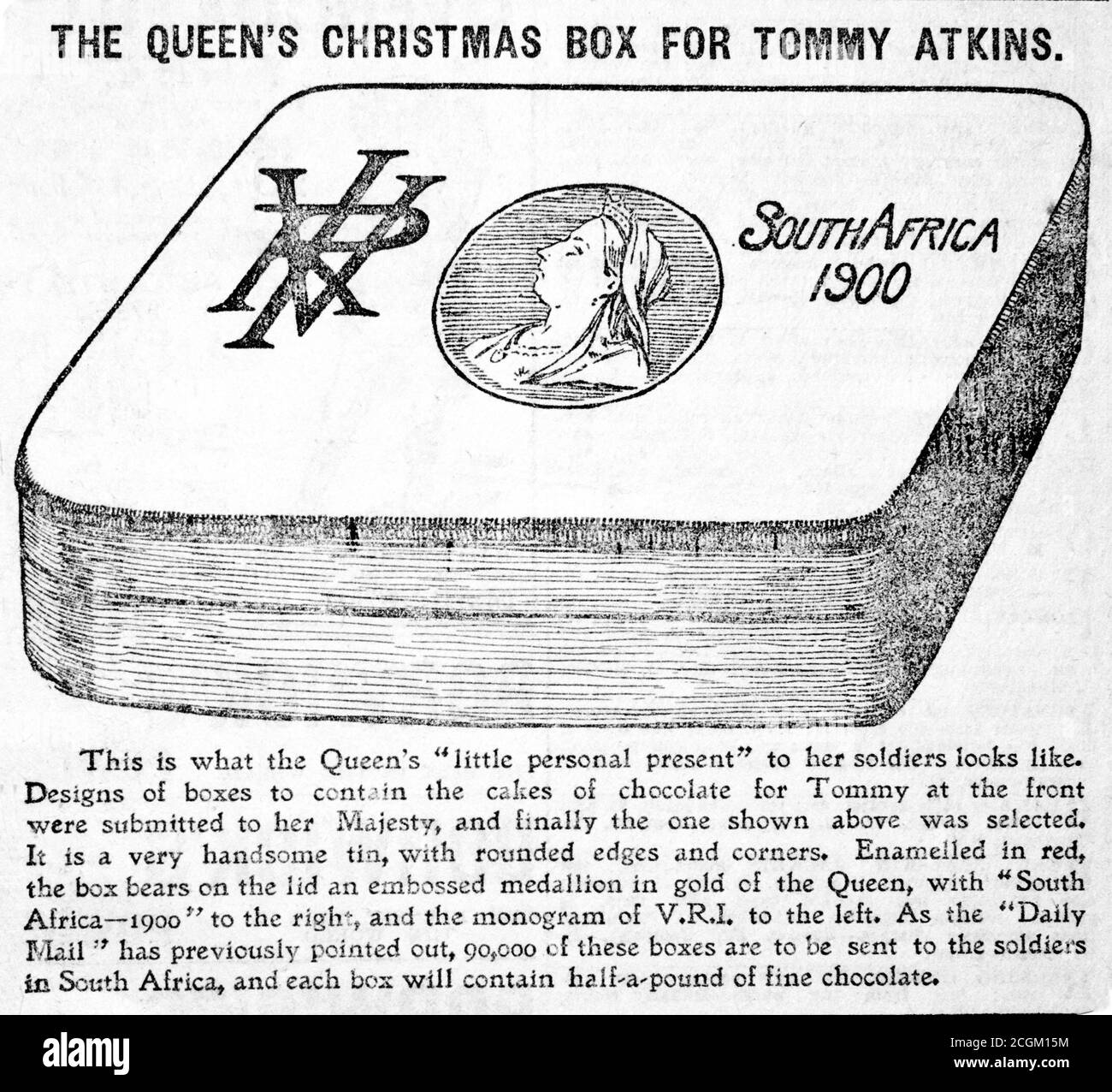 Eine historische Zeitungs-Zeitung, die 'The Queen's Christmas Box for Tommy Atkins' aus der Daily Mail um 1899 mit einer Beschreibung ausschneidet. Die Abbildung zeigt die damals vorgeschlagene Weihnachtskiste, die an Erstarrende geschickt werden soll, die im Zweiten Burenkrieg dienen. Stockfoto