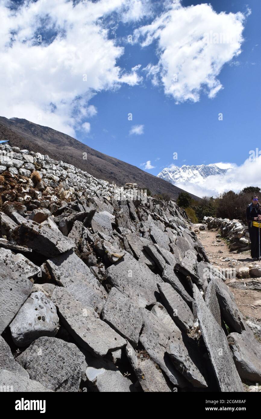 Ein faszinierender Blick auf die Salzterrassen in Maras, Peru berühmt. Diese Salzteiche in Südamerika wurden von AD200 bis AD900 von der Chanapata-Kultur erbaut Stockfoto