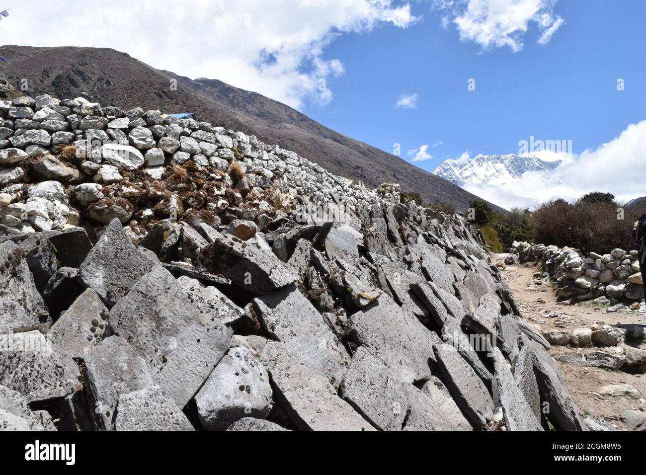 Ein faszinierender Blick auf die Salzterrassen in Maras, Peru berühmt. Diese Salzteiche in Südamerika wurden von AD200 bis AD900 von der Chanapata-Kultur erbaut Stockfoto