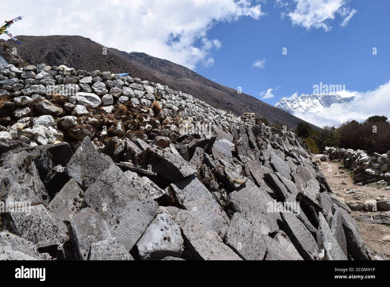 Ein faszinierender Blick auf die Salzterrassen in Maras, Peru berühmt. Diese Salzteiche in Südamerika wurden von AD200 bis AD900 von der Chanapata-Kultur erbaut Stockfoto
