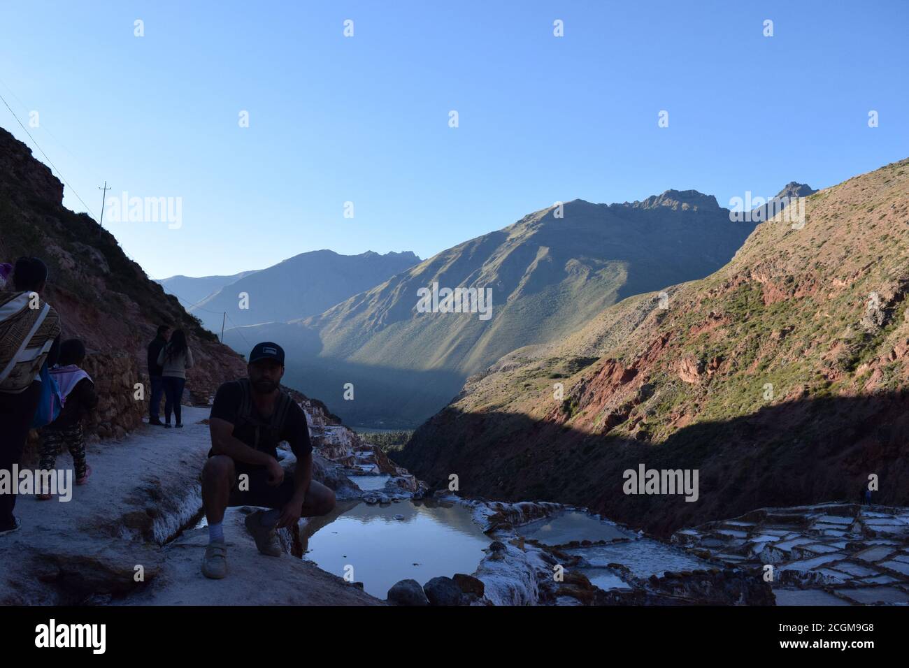 Ein faszinierender Blick auf die Salzterrassen in Maras, Peru berühmt. Diese Salzteiche in Südamerika wurden von AD200 bis AD900 von der Chanapata-Kultur erbaut Stockfoto
