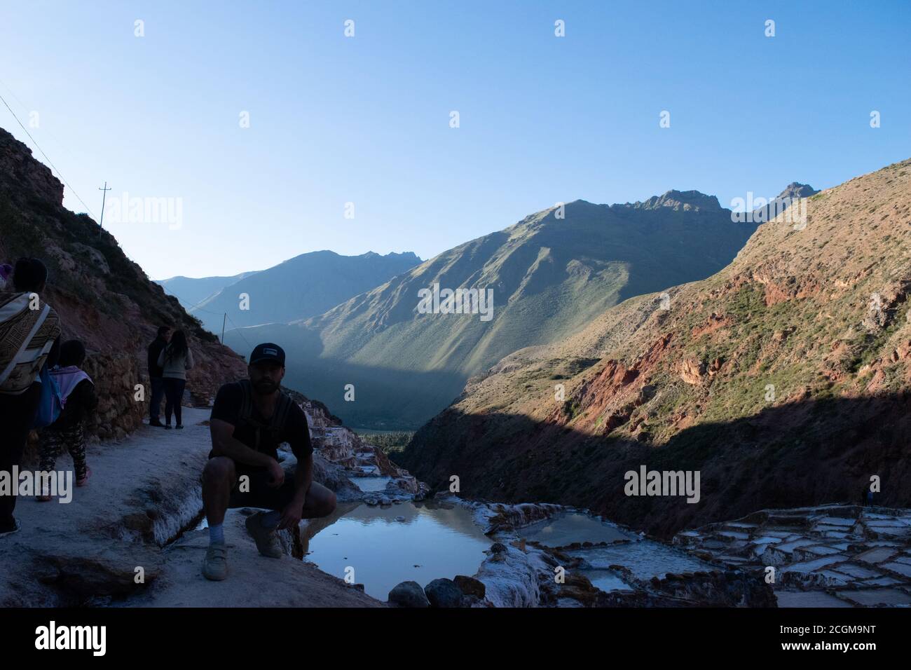 Ein faszinierender Blick auf die Salzterrassen in Maras, Peru berühmt. Diese Salzteiche in Südamerika wurden von AD200 bis AD900 von der Chanapata-Kultur erbaut Stockfoto