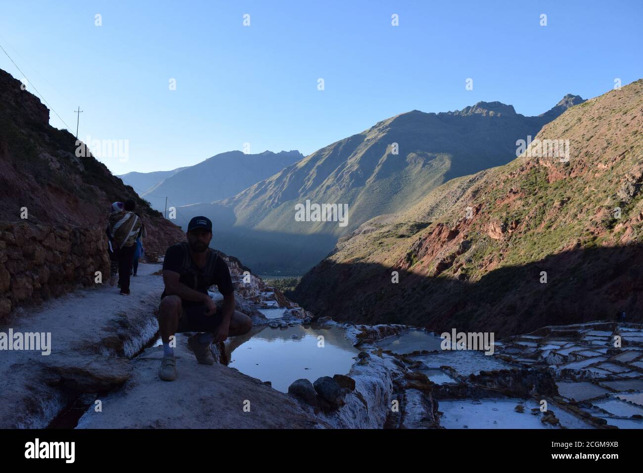 Ein faszinierender Blick auf die Salzterrassen in Maras, Peru berühmt. Diese Salzteiche in Südamerika wurden von AD200 bis AD900 von der Chanapata-Kultur erbaut Stockfoto