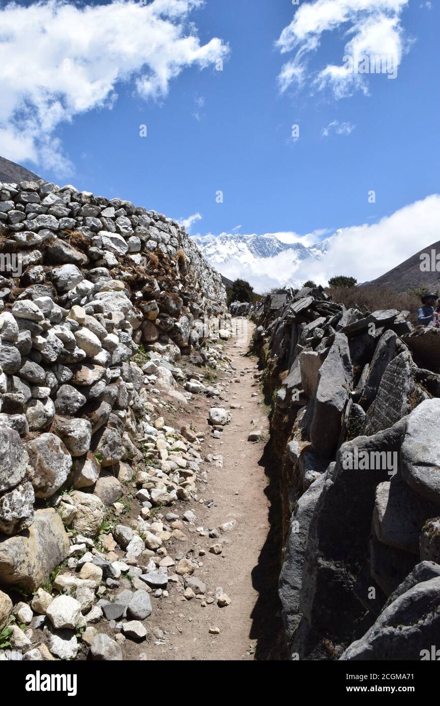 Ein faszinierender Blick auf die Salzterrassen in Maras, Peru berühmt. Diese Salzteiche in Südamerika wurden von AD200 bis AD900 von der Chanapata-Kultur erbaut Stockfoto