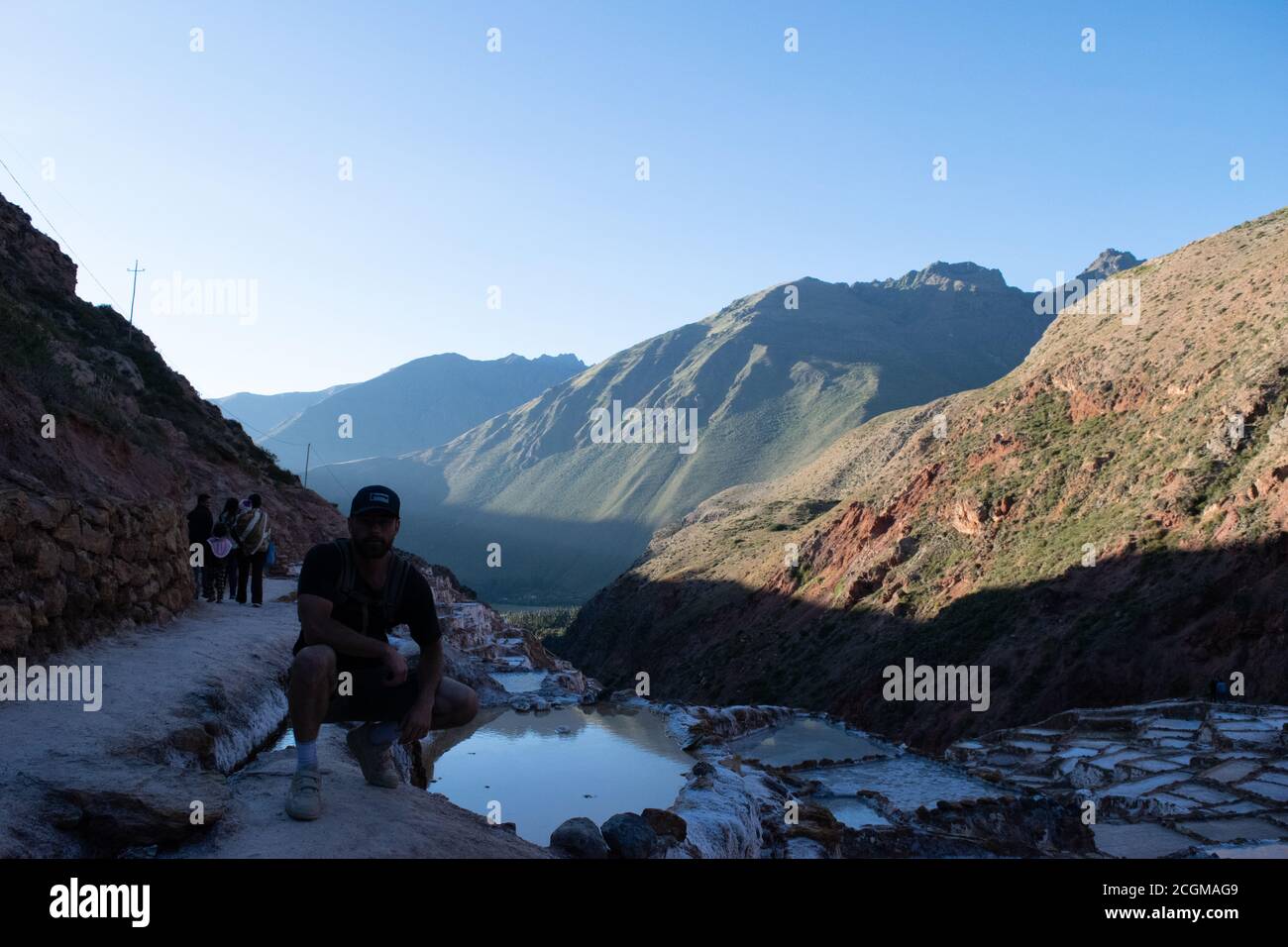 Ein faszinierender Blick auf die Salzterrassen in Maras, Peru berühmt. Diese Salzteiche in Südamerika wurden von AD200 bis AD900 von der Chanapata-Kultur erbaut Stockfoto