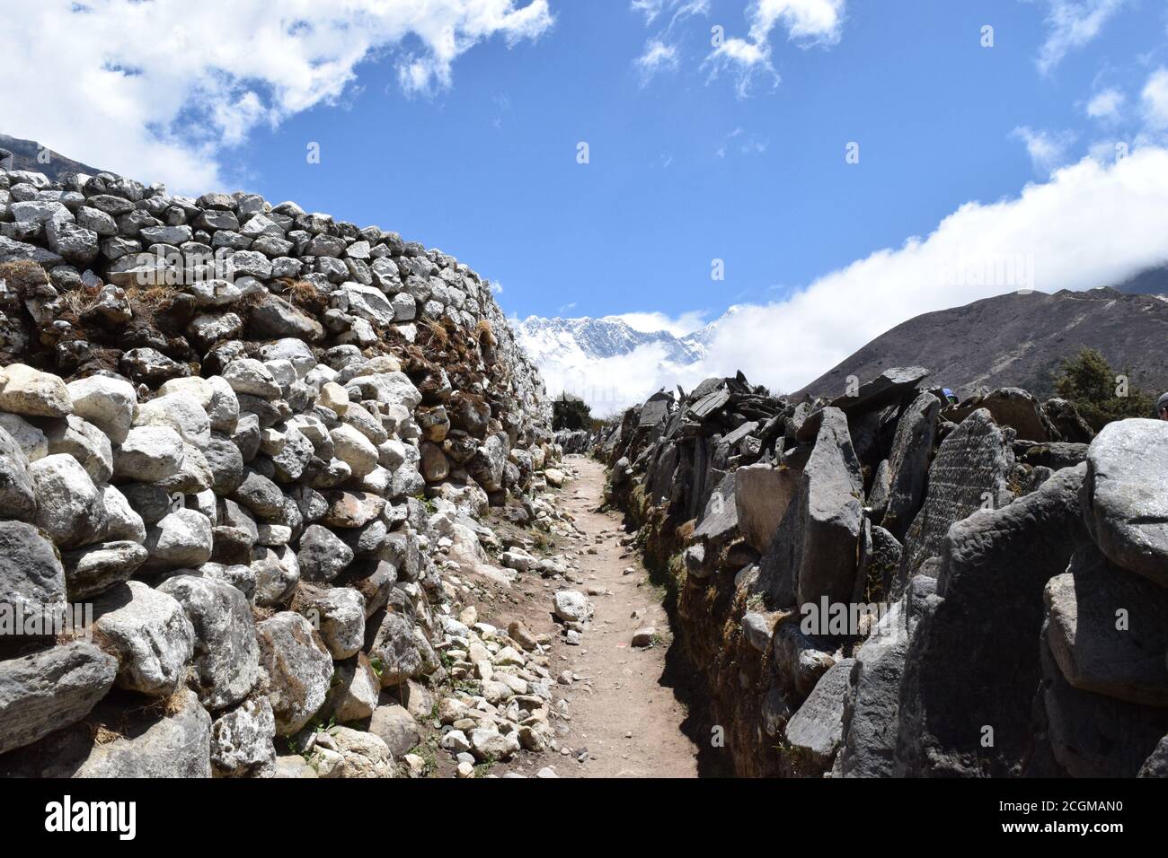 Ein faszinierender Blick auf die Salzterrassen in Maras, Peru berühmt. Diese Salzteiche in Südamerika wurden von AD200 bis AD900 von der Chanapata-Kultur erbaut Stockfoto