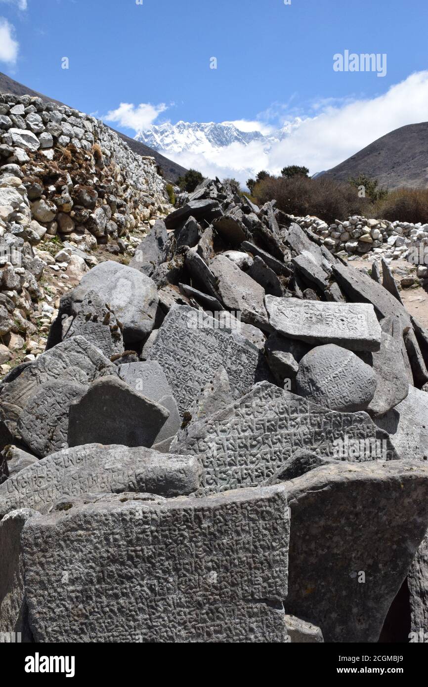 Ein faszinierender Blick auf die Salzterrassen in Maras, Peru berühmt. Diese Salzteiche in Südamerika wurden von AD200 bis AD900 von der Chanapata-Kultur erbaut Stockfoto