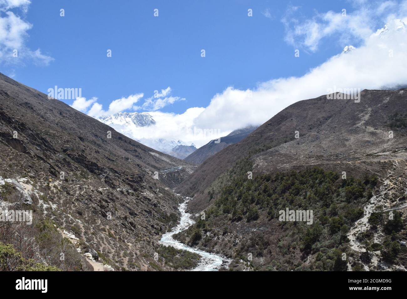 Ein faszinierender Blick auf die Salzterrassen in Maras, Peru berühmt. Diese Salzteiche in Südamerika wurden von AD200 bis AD900 von der Chanapata-Kultur erbaut Stockfoto