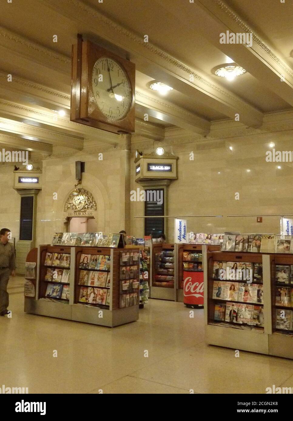 Ein Zeitschriftenstand, Grand Central Terminal, New York City, USA Stockfoto