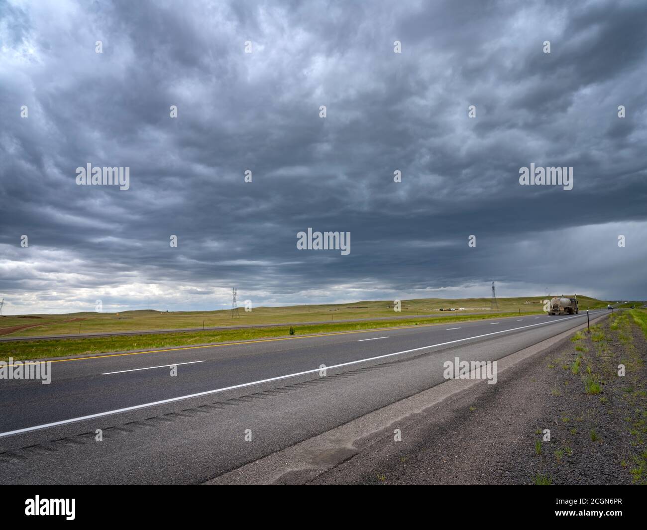 Stürmisches Wetter über Nebraska Highway Stockfoto