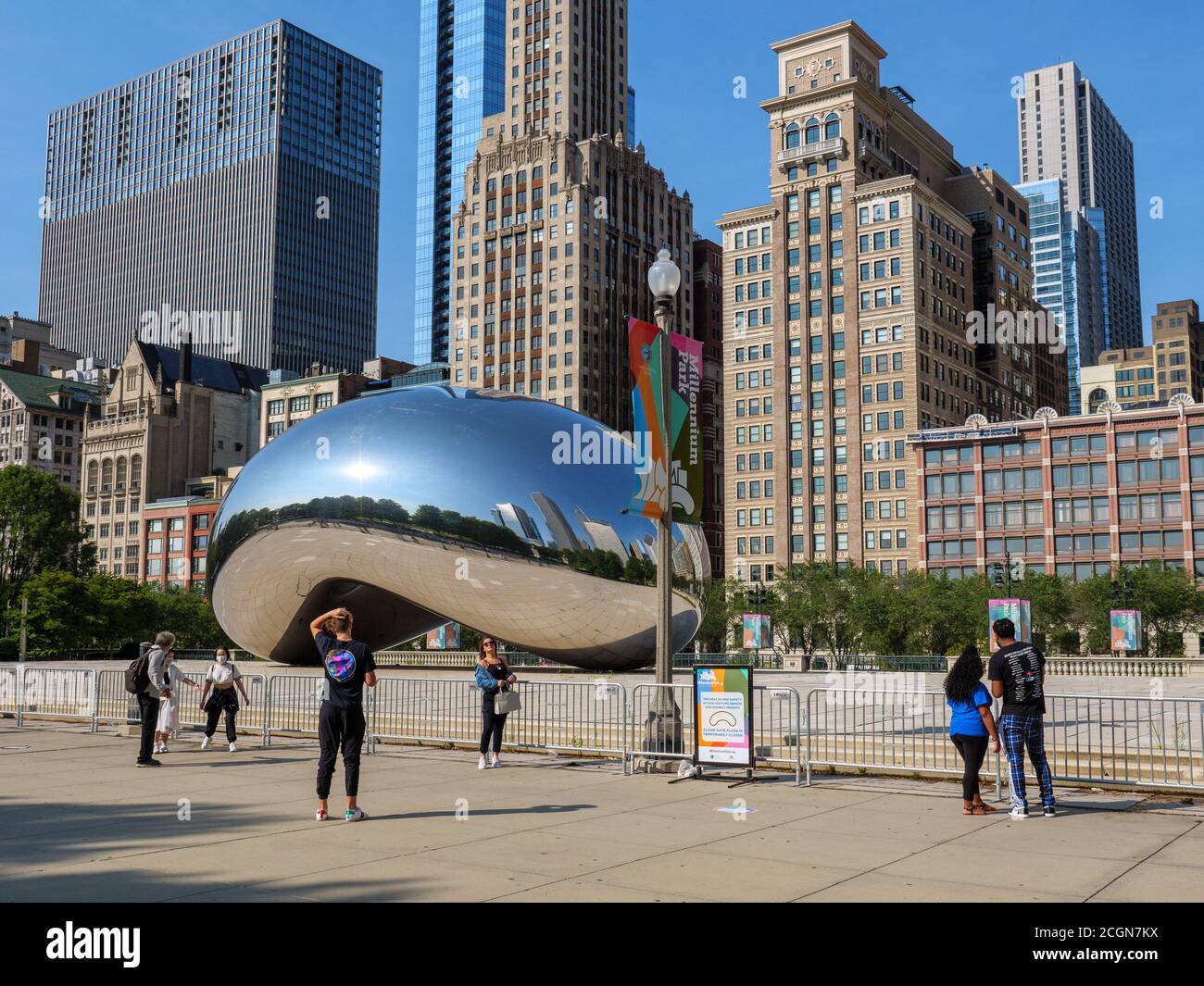 Cloud Gate, auch bekannt als Bean, wurde während der COVID-19 Pandemie abgesperrt. Stockfoto