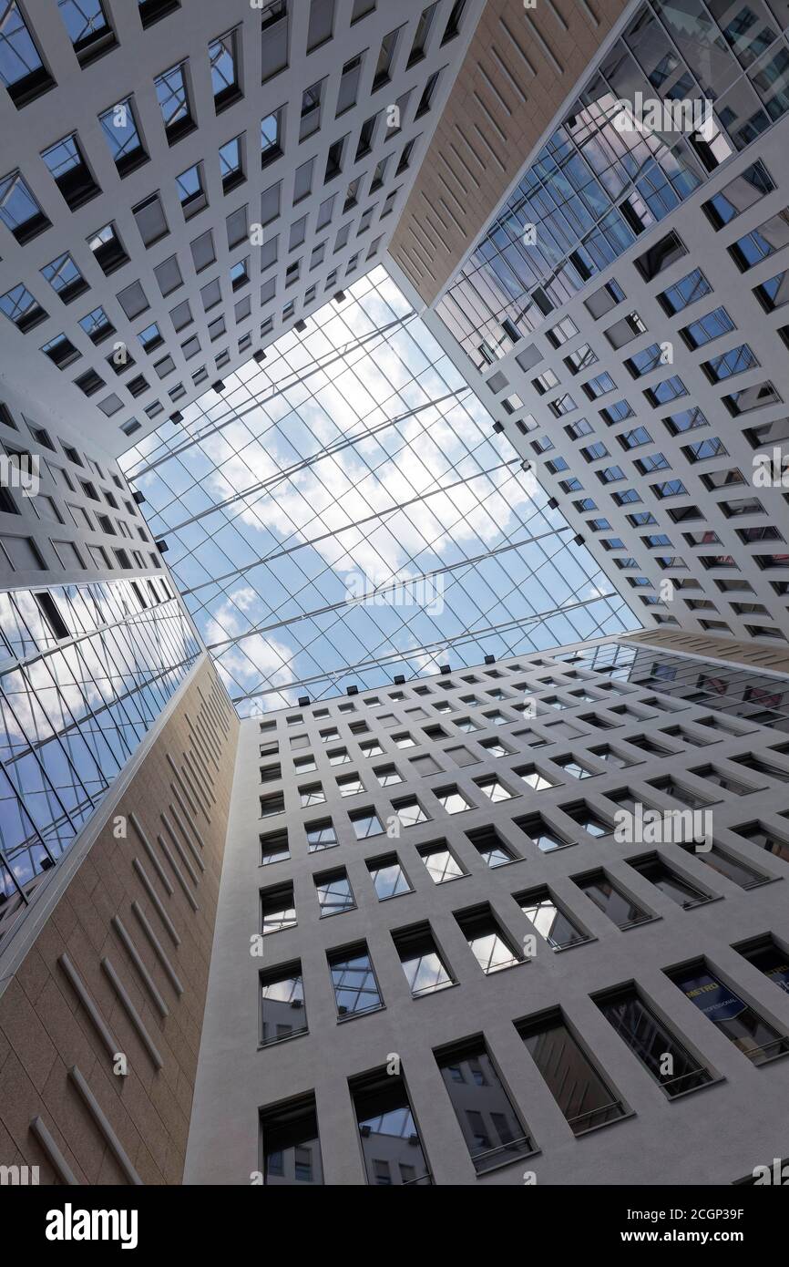 Lichthof, Atrium, Konzernzentrale der Metro AG, Düsseldorf, Nordrhein-Westfalen, Deutschland Stockfoto Lichthof, Atrium, Konzernzentrale der Metro AG, Düsseldorf, Nordrhein-Westfalen, Deutschland Stockfoto