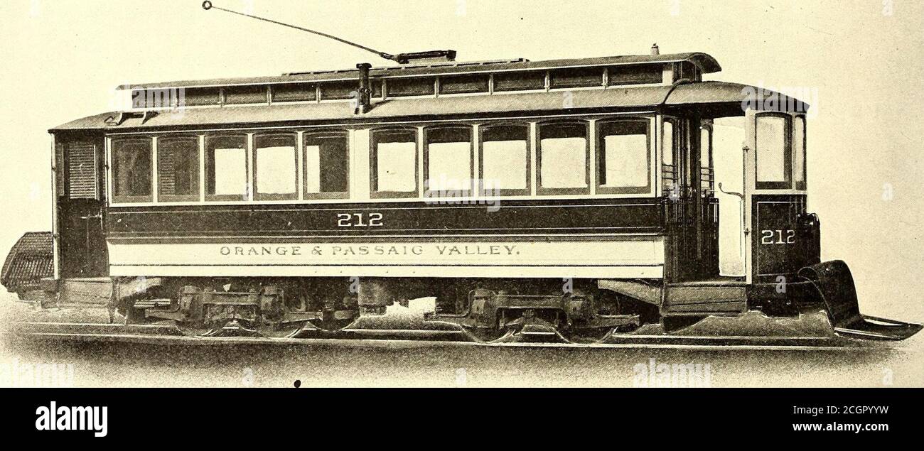 . Die Straßenbahn Zeitschrift . SCHNITT ZEIGT DAS HINTERE ENDE DES AUTOS AUSGESTATTET MIT MODELL C AUTO FENDER 40 STRASSE EISENBAHN JOURNAL. DAS KONSOLIDIERTE AUTO FENDER CO. NEW YORK OFFICEprovTdeTjcetr- i- 39=41 CORTLA/MDT STREET 6 rueIoudreau EIN KND Auto Fender Eauioment besteht aus einem Fender.ein Kissen, und ein Satz von Anbauteile, die alle an einem Ende eines Autos befestigt sind. Dieses Gerät wird verwendet, wo das GLEICHE ENDE DES AUTOS läuft Kopf auf die ganze Zeit. I ... - -..«&gt; Schnitt zeigt Auto mit einer vollen Doppelausrüstung vonModell WC Fender installiert. Dieser Fender hat einen Rekord von 100 Prozent sparen, aller Leben platziert ich Stockfoto