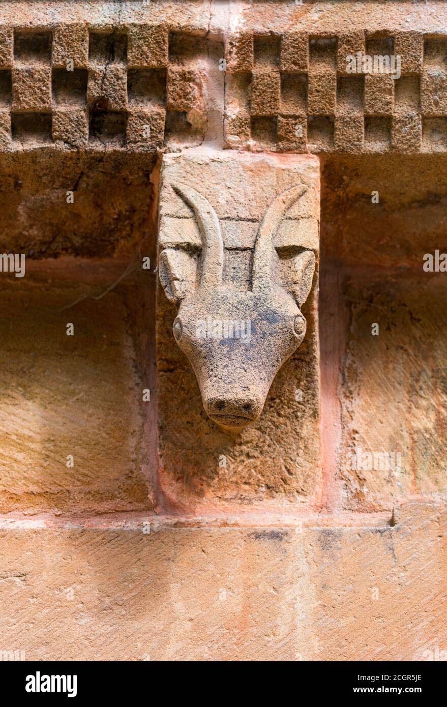 Details der Stiftskirche San Pedro de Teverga. Teverga Rathaus, im Naturpark Las Ubiñas-La Mesa. Asturien. Spanien.Europa Stockfoto