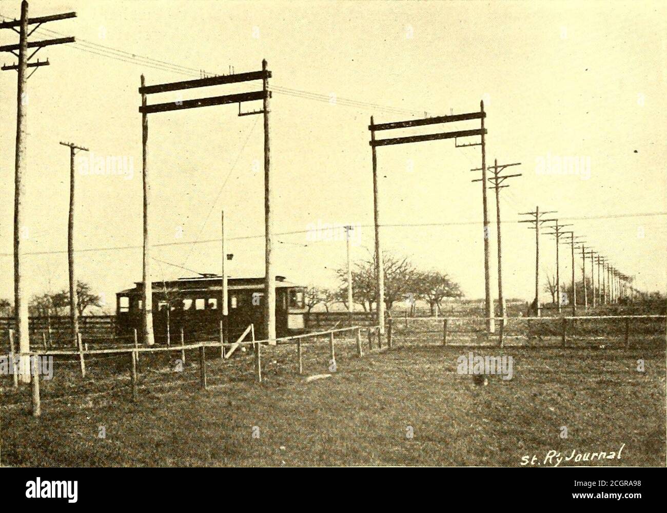 . The Street Railway Journal . Alls Chemi-cal Company, zu den Niagara Falls & Buffalo Railway, aline von Elektroautos zwischen den beiden Städten und anderen Linien in Niagara. Eine weitere Radgrube von .ähnlicher Tiefe, die bereits im Jahr u.se, wird als Fortsetzung ausgegraben. Sie wird dreimal so lang sein, d. h. 430 Fuß. X 20 ft. Und wird bei Ausstattung sieben weitere Turbinen mit Vorräten und Turbinenschächten enthalten. Sieben zusätzliche 5000 li. P. Generatoren werden von diesen Turbinen betrieben werden, und die komplette Anlage wird eine Gesamtleistung bei voller Beladung von 50,000 h. p. haben der Erfolg der Trans Stockfoto