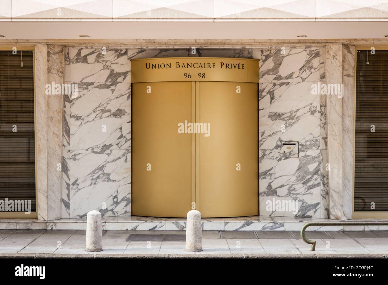 Genf, Schweiz - 27. August 2017 : Filiale der Union bancaire privée Bank - UBP - in der Rue du Rhône, Les Rues Basses, Genf. Stockfoto