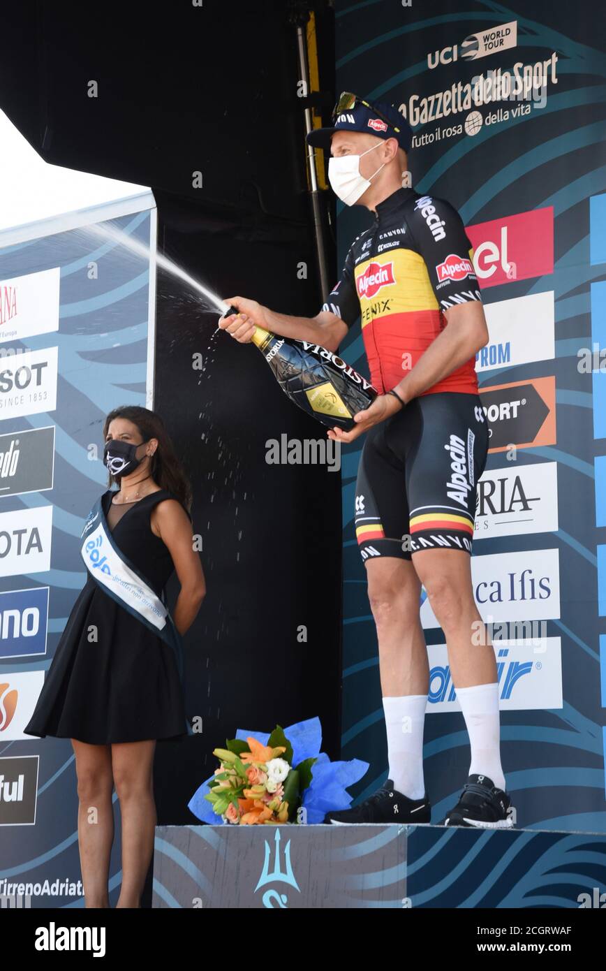 senigallia, Italien, 12 Sep 2020, der Gewinner Tim Merlier (Alpecin – Fenix) auf der Bühne während 6^ Tappa Castelfidardo - Senigallia, Radfahren Tirreno Adriatico - Credit: LM/Roberto Bartomeoli/Alamy Live News Stockfoto