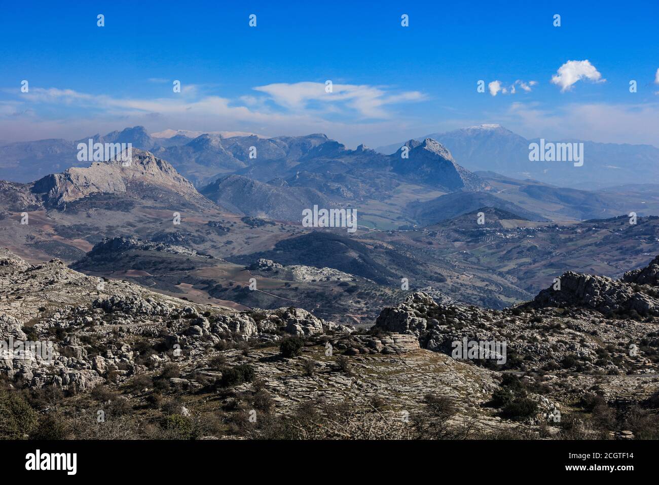 El Torcal de Antequera ist ein Naturschutzgebiet in der Sierra del Torcal Bergkette im Süden der Stadt Antequera. Es ist Karstlandschaft. Stockfoto