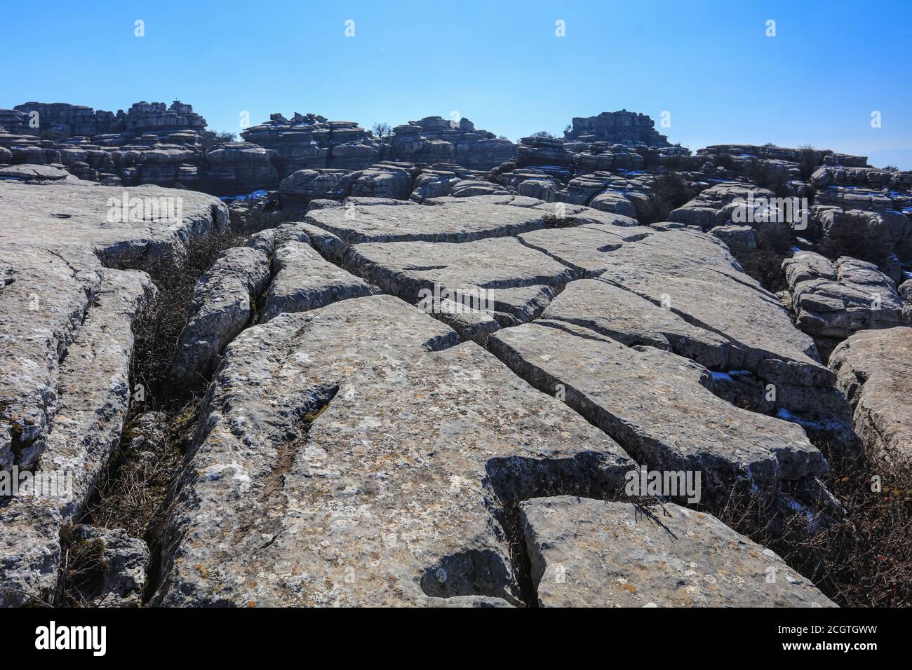 El Torcal de Antequera ist ein Naturschutzgebiet in der Sierra del Torcal Bergkette im Süden der Stadt Antequera. Es ist Karstlandschaft. Stockfoto