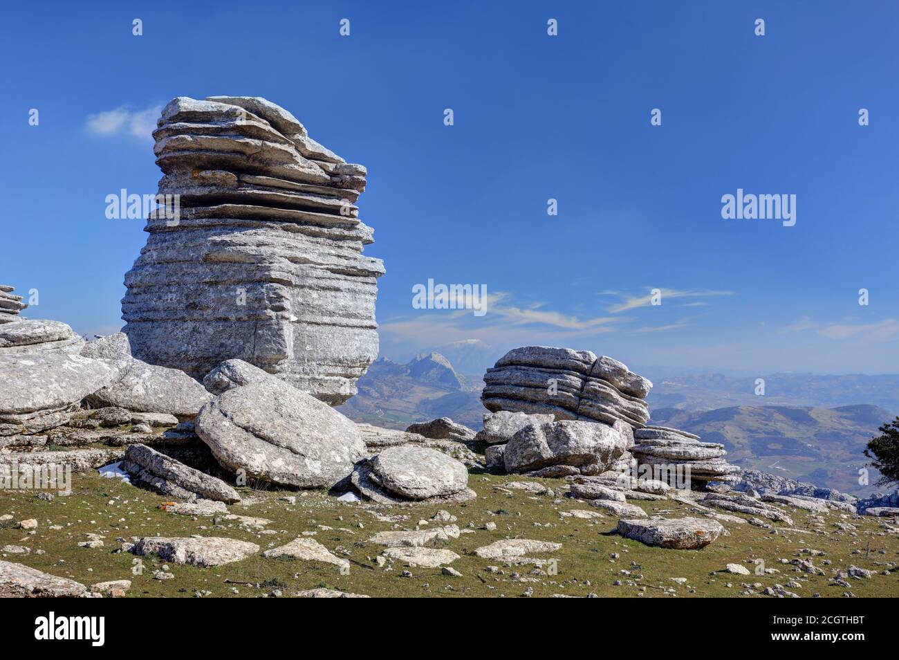 El Torcal de Antequera ist ein Naturschutzgebiet in der Sierra del Torcal Bergkette im Süden der Stadt Antequera. Es ist Karstlandschaft. Stockfoto