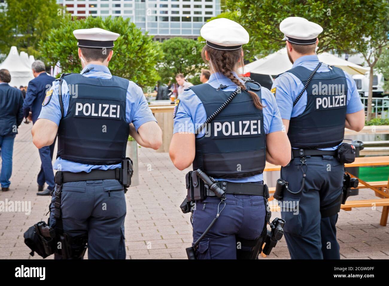 FRANKFURT, DEUTSCHLAND - SEP 11, 2019: Patrouille der deutschen Polizei auf der IAA 2019 in Frankfurt. Stockfoto