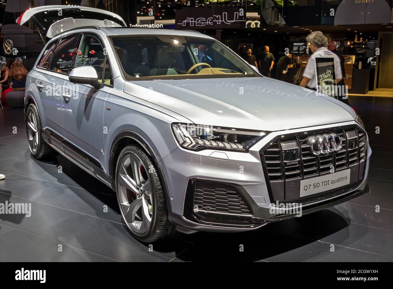 FRANKFURT, DEUTSCHLAND - SEP 11, 2019: Neues Audi Q7-Modell auf der IAA 2019 in Frankfurt. Stockfoto