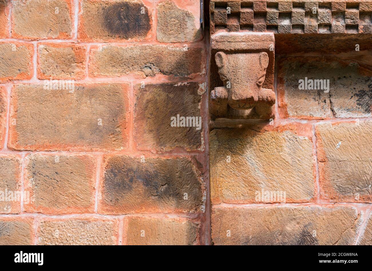 Details der Stiftskirche San Pedro de Teverga. Teverga Rathaus, im Naturpark Las Ubiñas-La Mesa. Asturien. Spanien.Europa Stockfoto