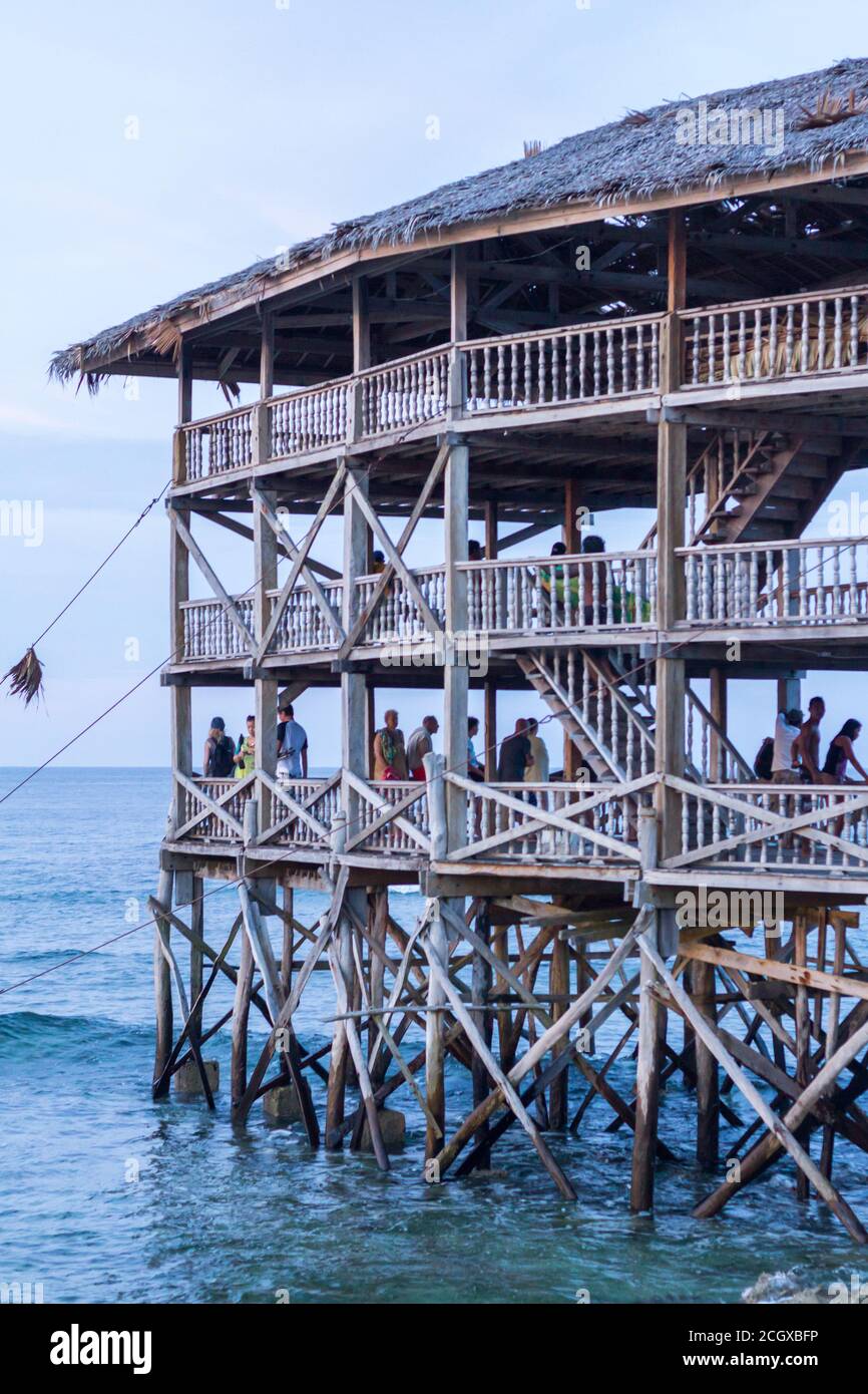Holzkonstruktion in Cloud 9, Siargao Island, Philippinen Stockfoto